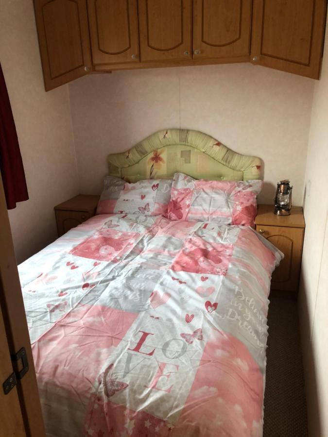 Lovely 3 Bedroom 8 Berth Caravan In Rhyl Dış mekan fotoğraf