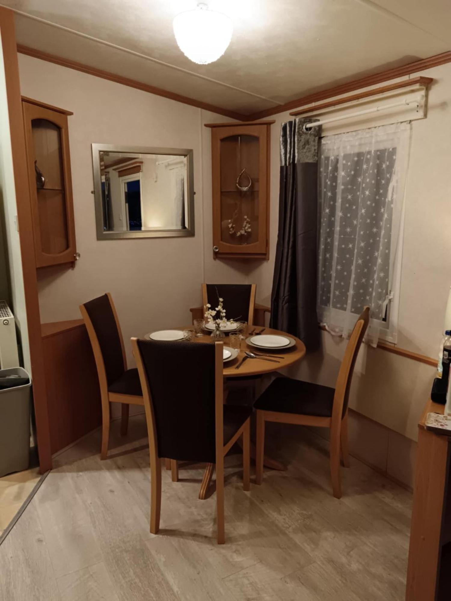 Lovely 3 Bedroom 8 Berth Caravan In Rhyl Dış mekan fotoğraf